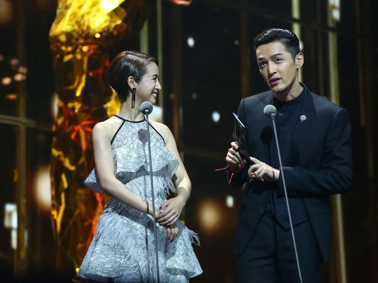 胡歌最新動態(tài)2017,胡歌最新動態(tài)2017，演藝事業(yè)的蓬勃發(fā)展及多元領(lǐng)域的探索