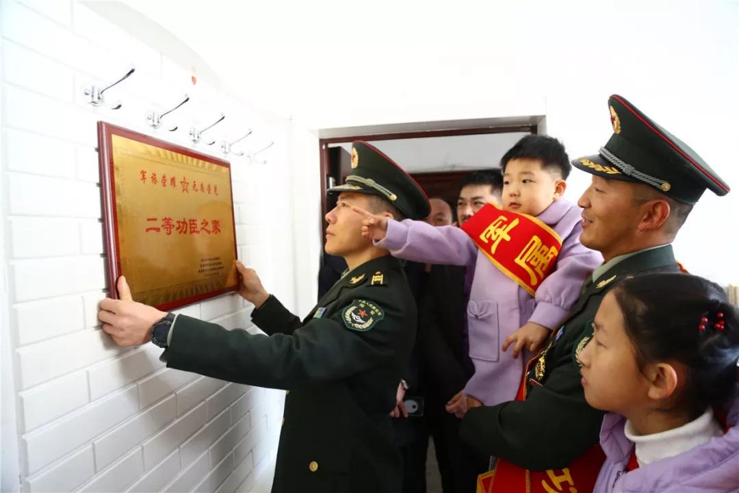 最新軍功章,最新軍功章，榮耀的象征與時(shí)代的印記