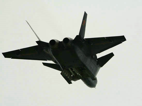 殲60戰(zhàn)機(jī)試飛震驚世界,殲-60戰(zhàn)機(jī)試飛，震撼全球的航空壯舉