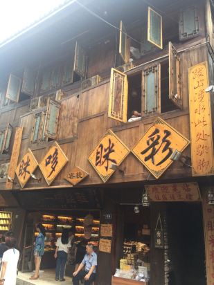 澳門天天彩期期精準龍門客棧,澳門天天彩期期精準龍門客棧，揭秘背后的犯罪問題