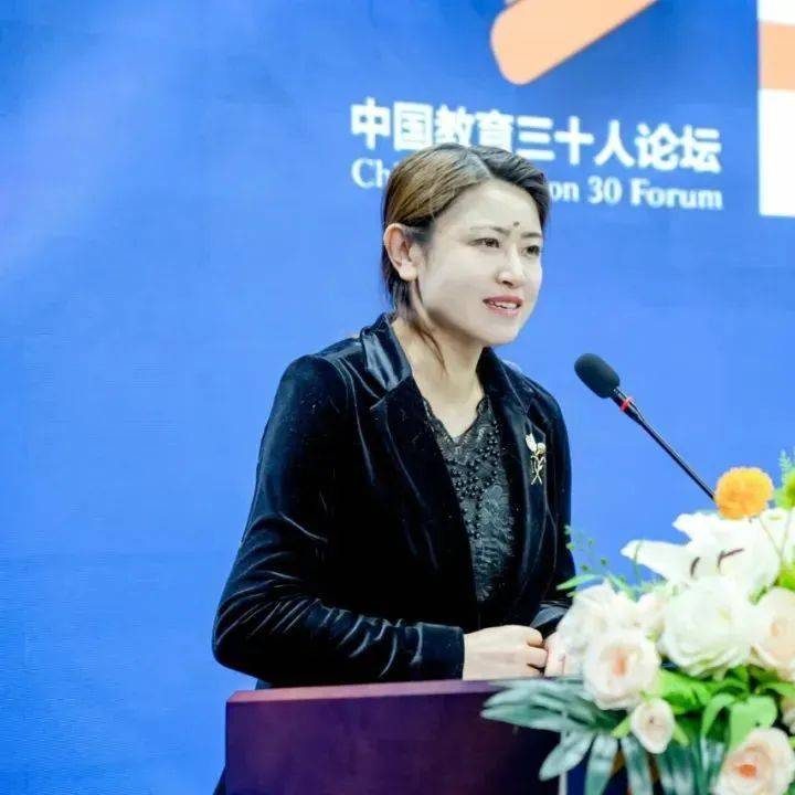 管家婆一和中特,管家婆一與中特，探索智慧管理與中國(guó)特色之路